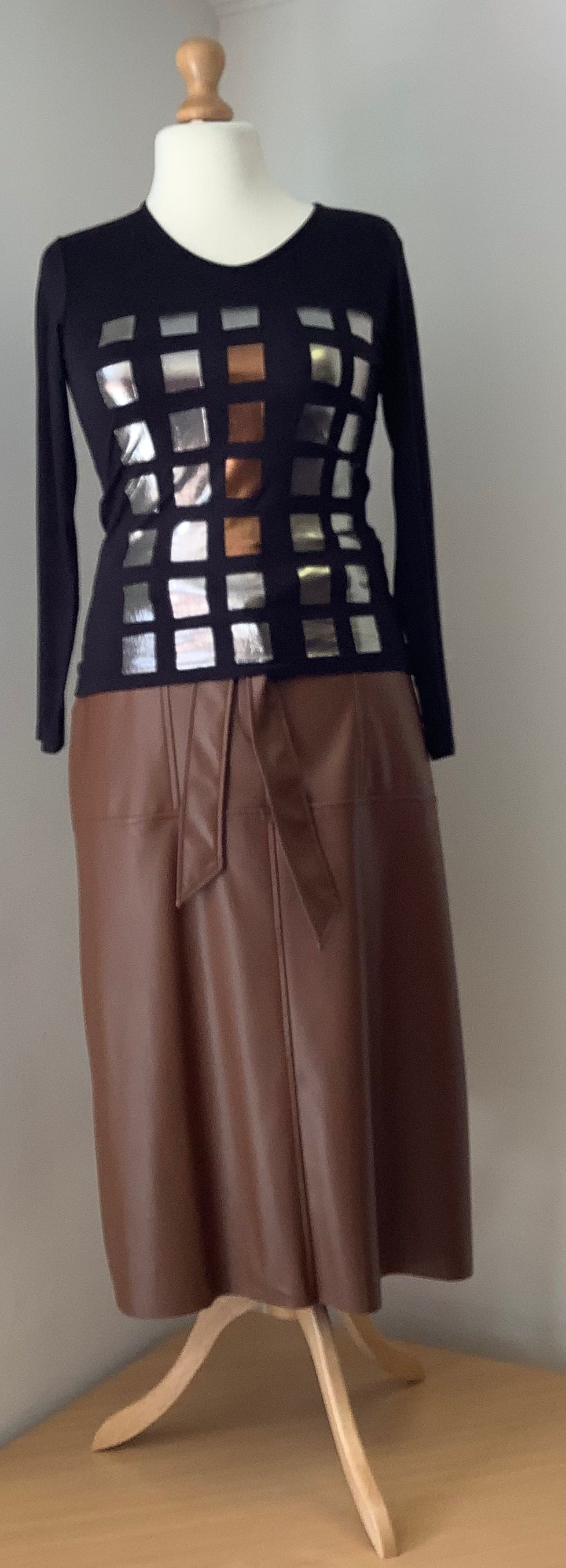 Peruzzi Metallic Square V Neck Top