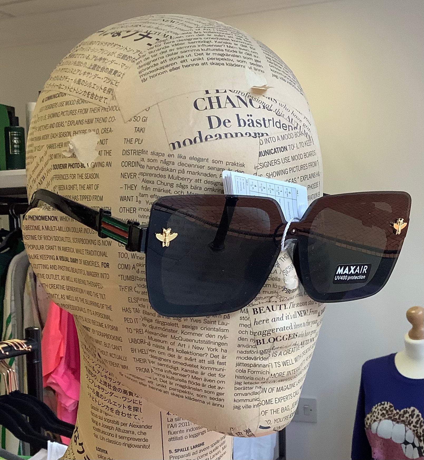 Gucci bee logo sunglasses best sale