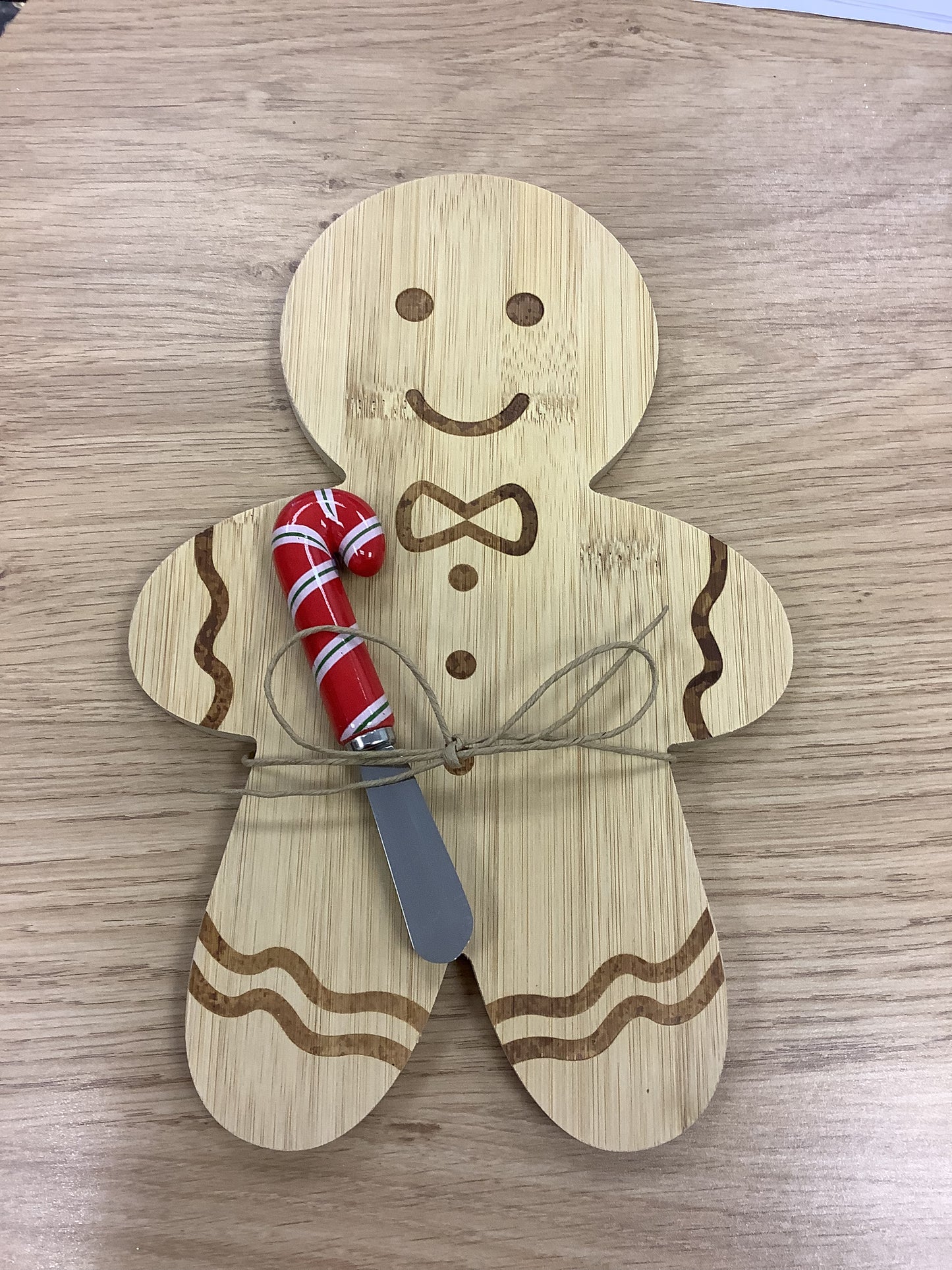 Gingerbread Man Cheeseboard & Cutter