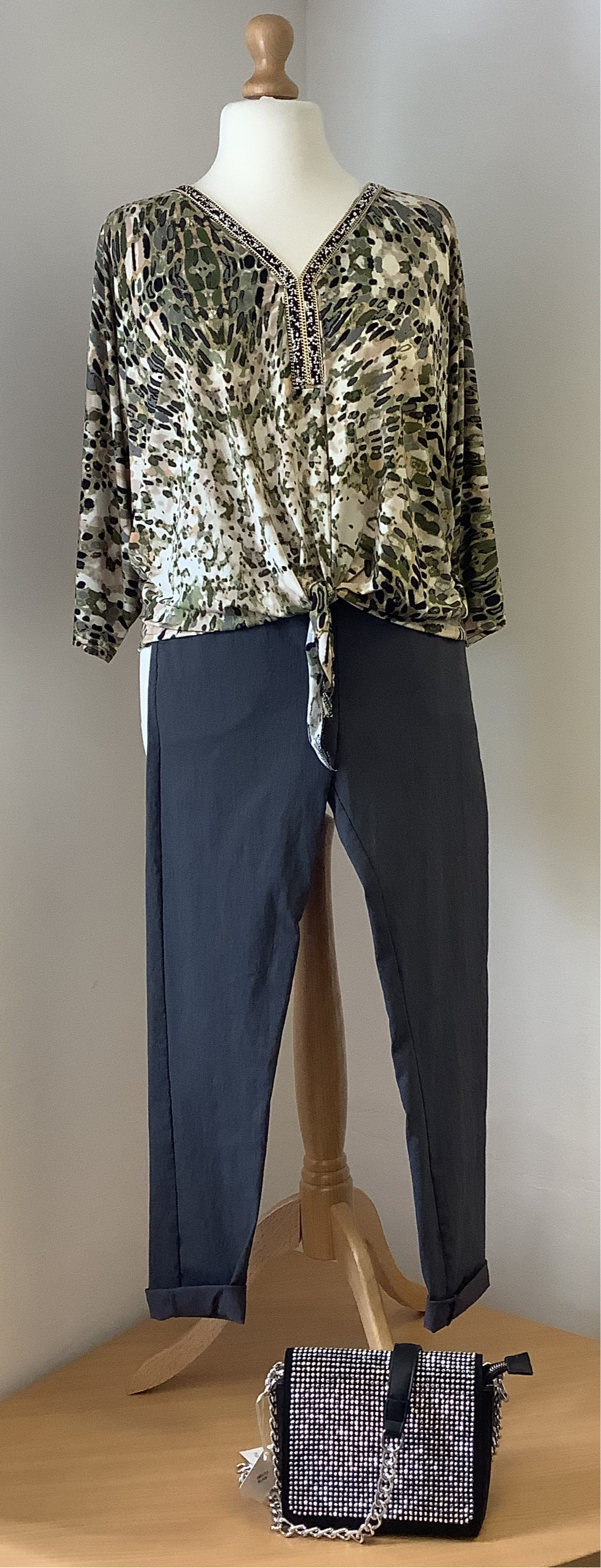 Plain Magic Trousers With Side Pockets