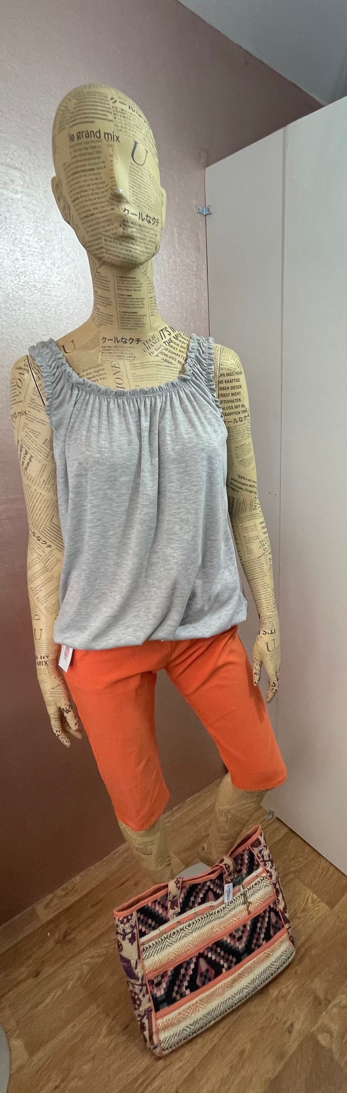 Vest T Shirt with gathered sleeves and bottom