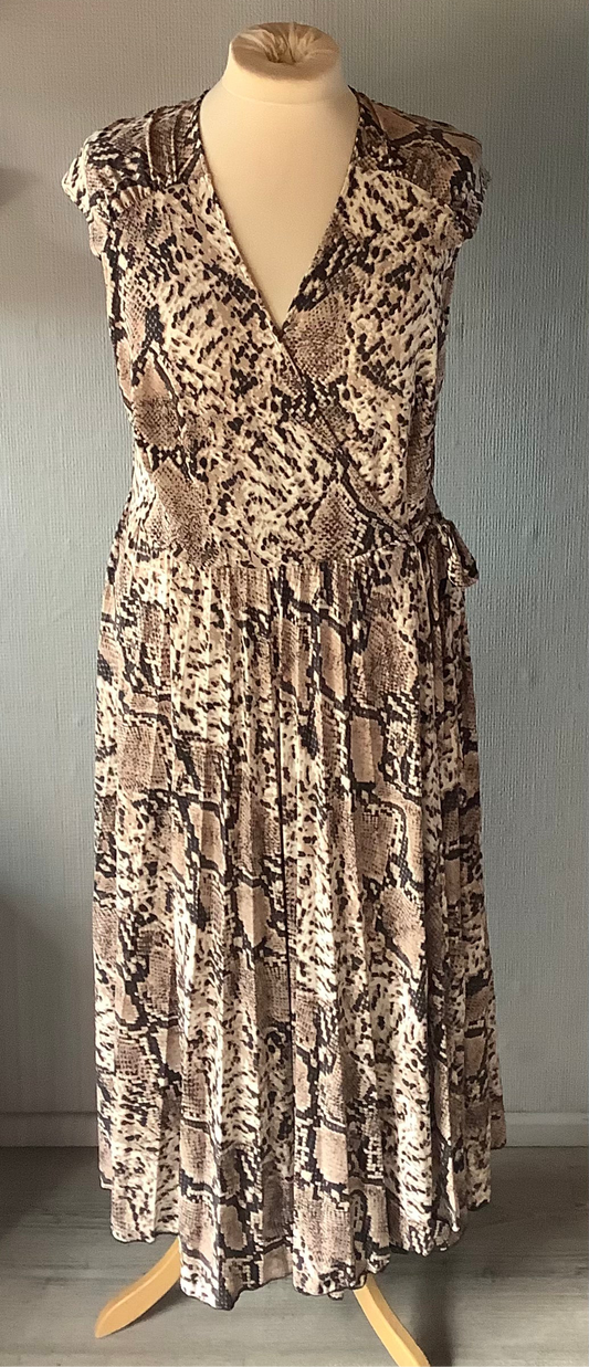 Malissa J Printed Pleat Jersey Dress.