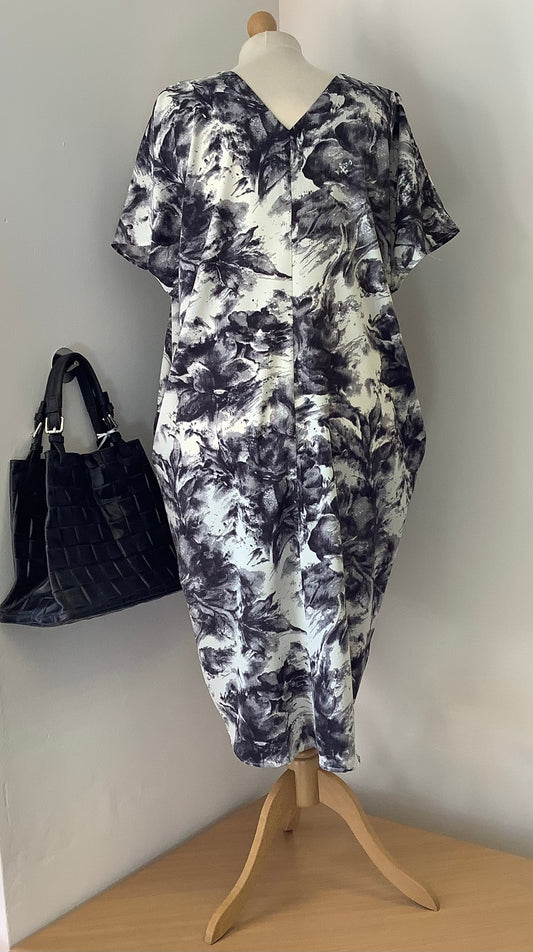 Malissa J V Neck Floral Abstract Print Dress