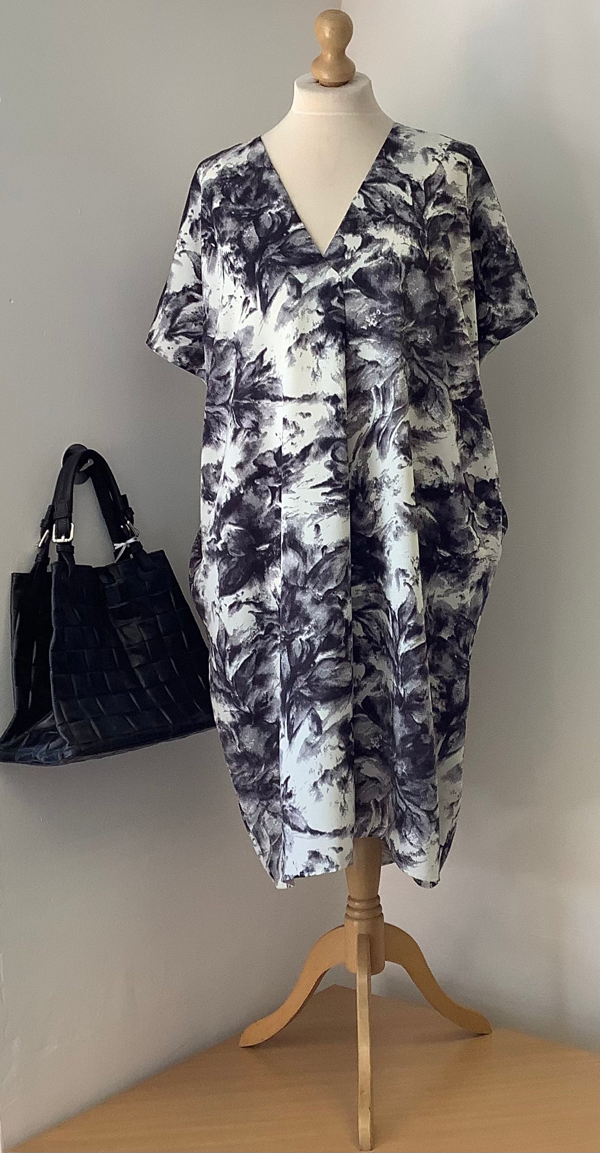 Malissa J V Neck Floral Abstract Print Dress