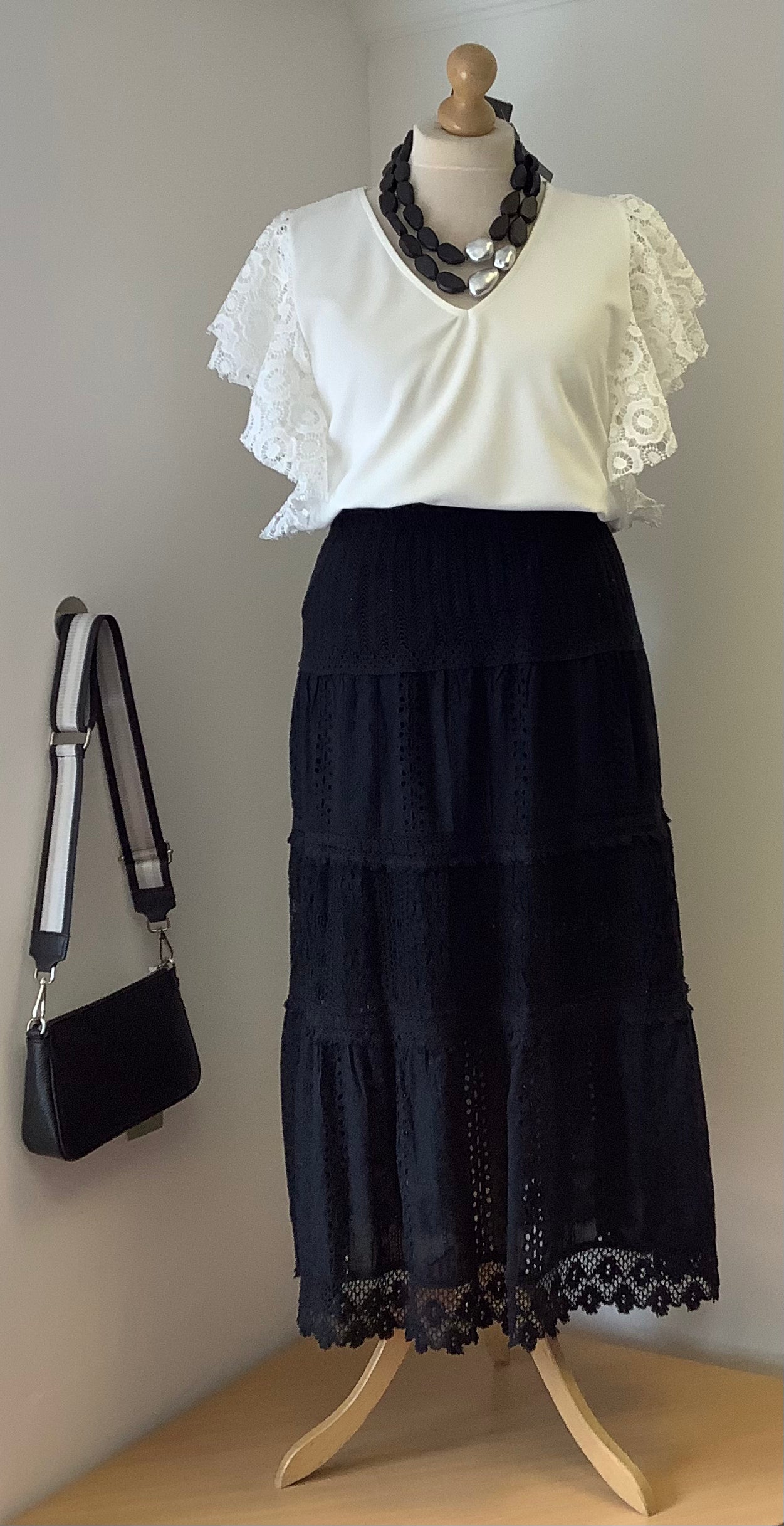 Malissa J Broderie Anglaise skirt